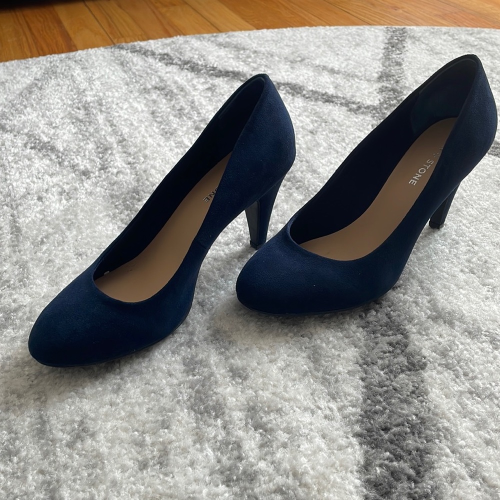 Navy Blue Sun & Stone 9 W Heels